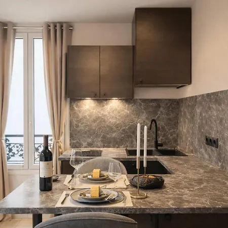 Montparnasse Apartment